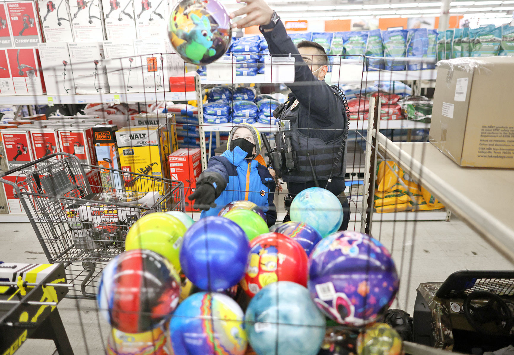 JVG_211215_SHOPCOP01